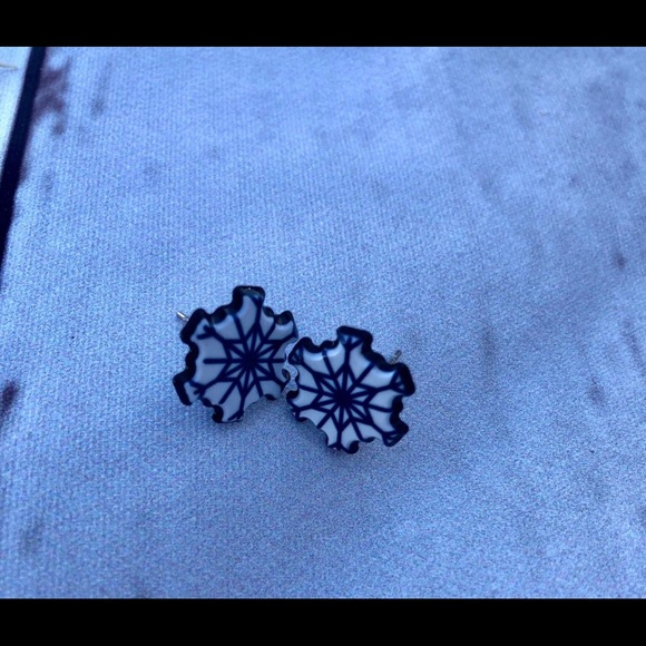 Snowflake Stud Earrings - Picture 2 of 3
